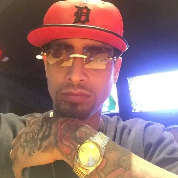 Meet your Posher, Clifton - Picture 1 of 1